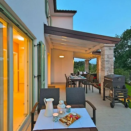 Barbara With Pool Comfortable * Selina