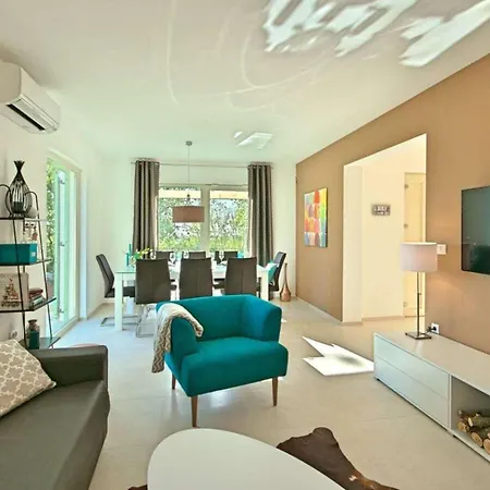 Barbara With Pool Comfortable 别墅 Selina