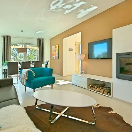 Barbara With Pool Comfortable Selina