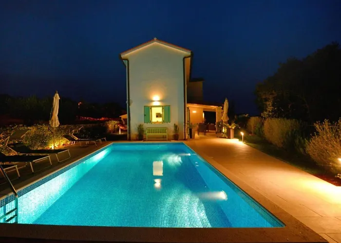 Barbara With Pool Comfortable Vila Selina
